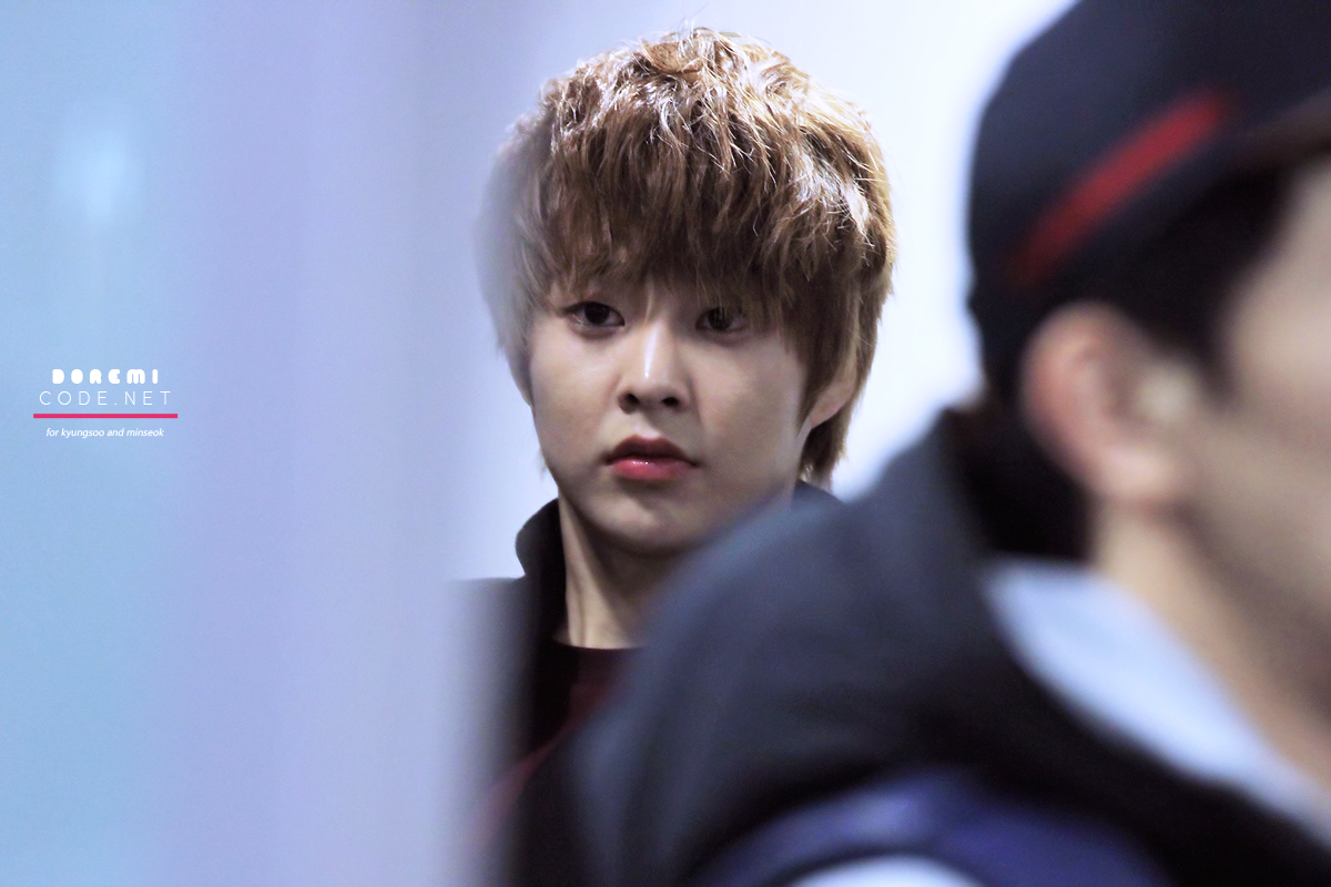 [Fantaken] 291112 EXO M XiuMin @ Incheon + HongKong Airport 122F0E4650C1F9781C3D03