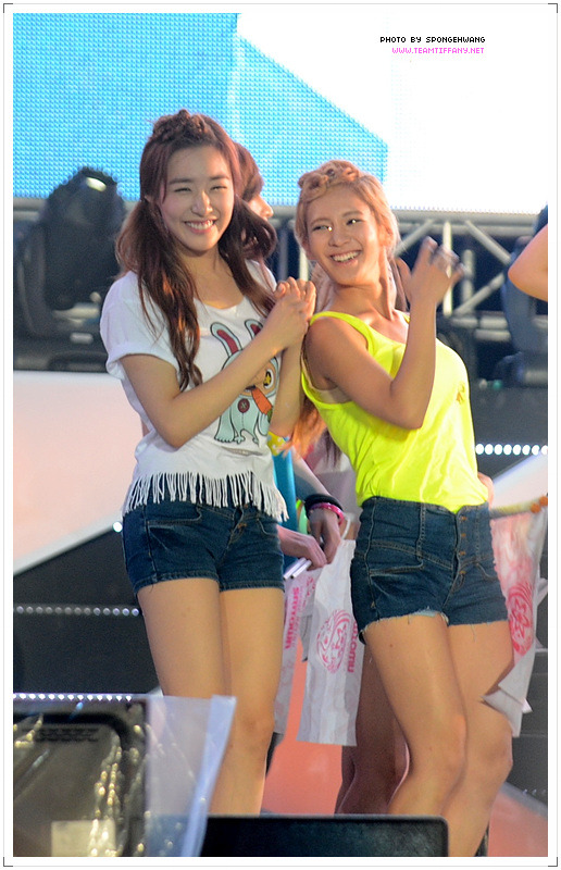 [PIC][18-08-2012]Hình ảnh mới nhất từ "SMTOWN in Seoul" của SNSD  - Page 24 142C053B5033BB5E32054F