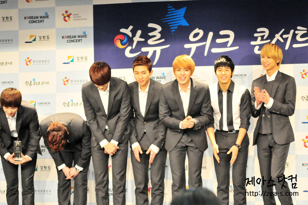 [CONF] [2011.11.28] K-pop concert press conference 1626C9414ED3434115F714