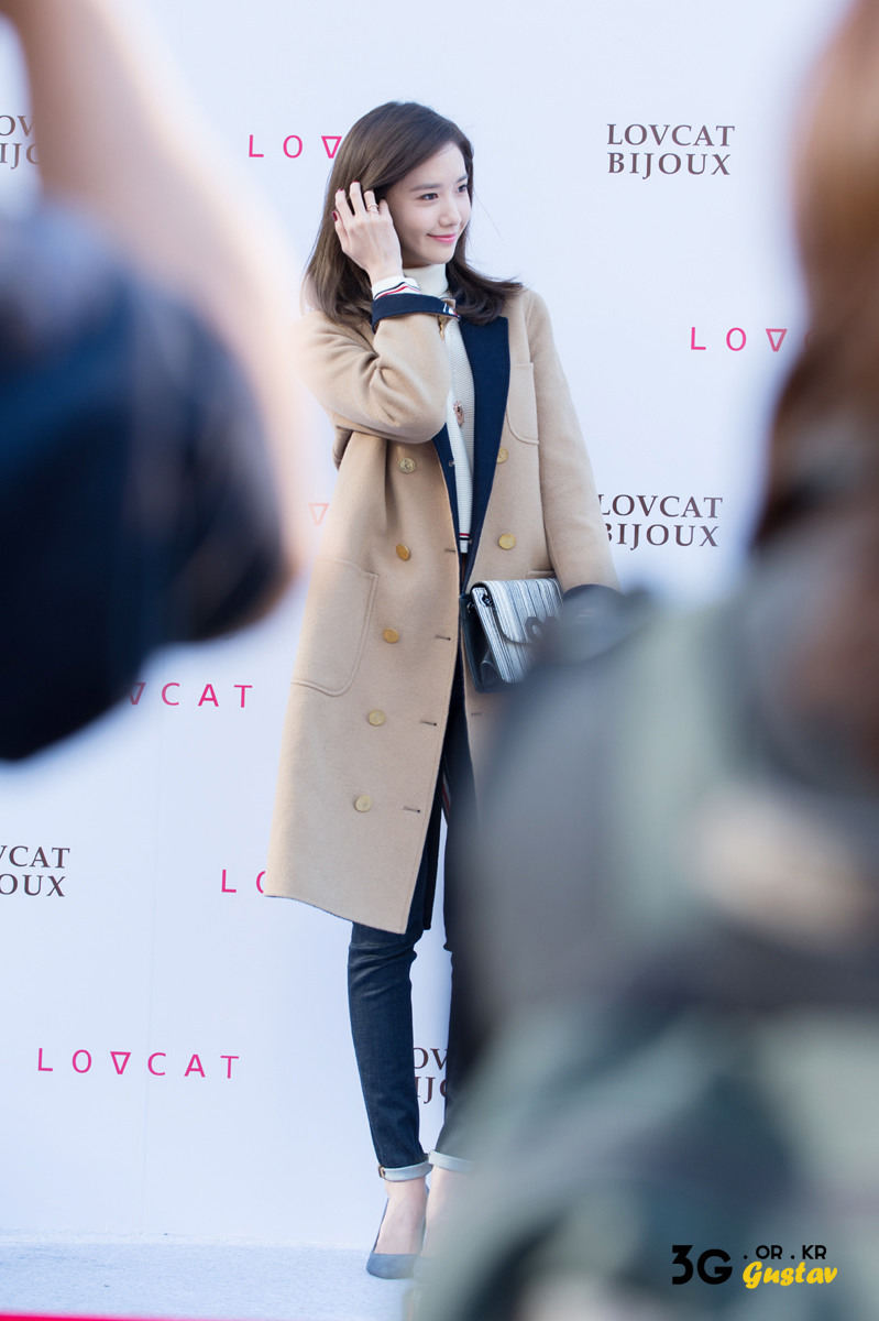 [PIC][24-10-2015]YoonA tham dự buổi fansign cho thương hiệu "LOVCAT" vào chiều nay - Page 3 21148139562CDCB5356601