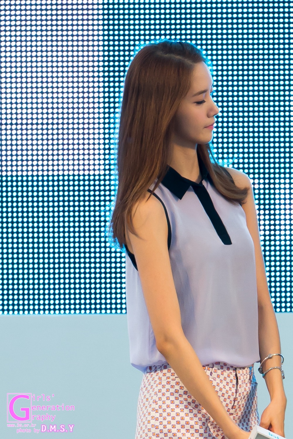 [PIC][29-07-2013]YoonA xuất hiện tại sự kiện SKT ở "Changwon Mechanical High School" cùng SHINee MinHo vào chiều nay  - Page 2 2267DA41521D725E13934B