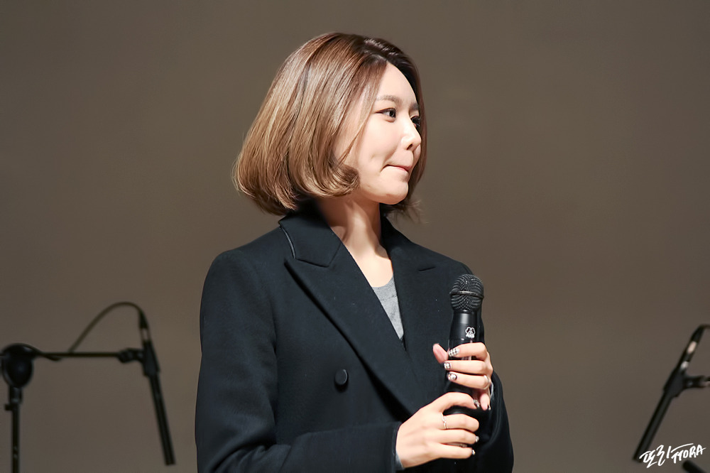 [PIC][28-11-2015]SooYoung tham dự "Korean Retinitis Pigmentosa Society Concert" vào tối nay 2272513B567923AC043DBE