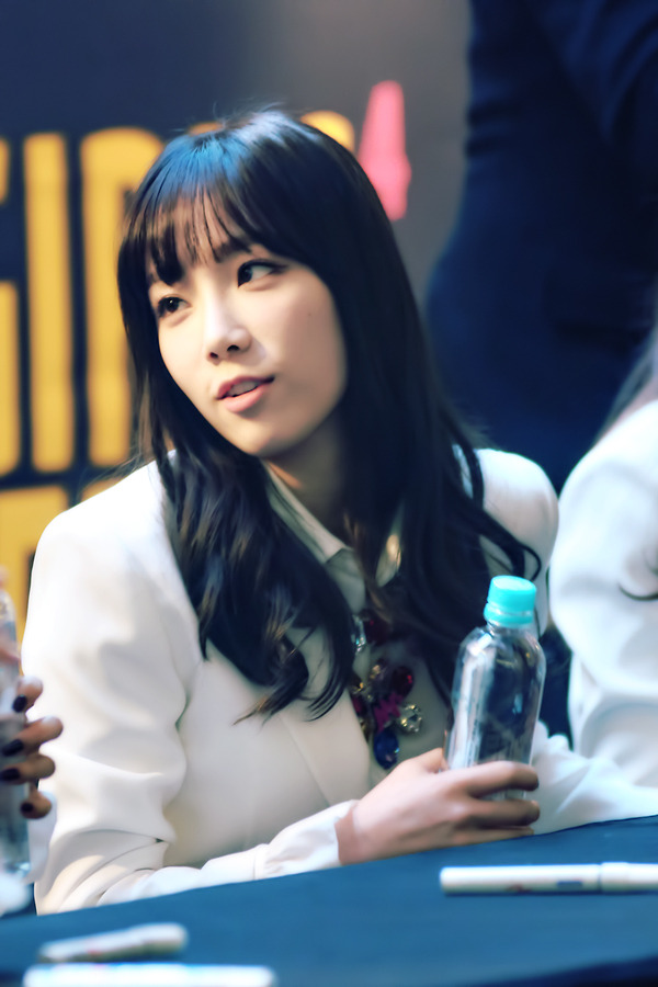 [PIC][14-03-2014]SNSD xuất hiện tại buổi fansign cho "Mr.Mr." vào tối nay  - Page 3 2320BA48532383151883CE