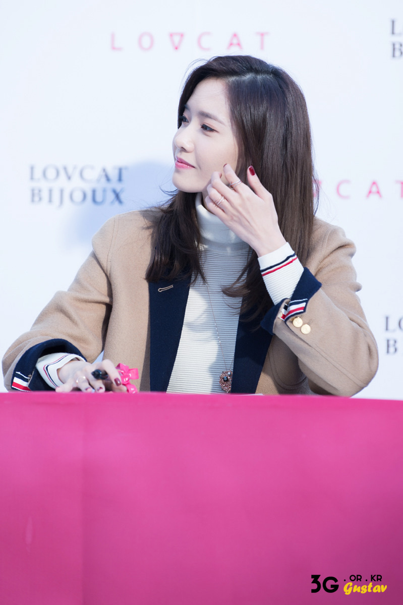 [PIC][24-10-2015]YoonA tham dự buổi fansign cho thương hiệu "LOVCAT" vào chiều nay - Page 3 24089737562CDBD90CA6FB