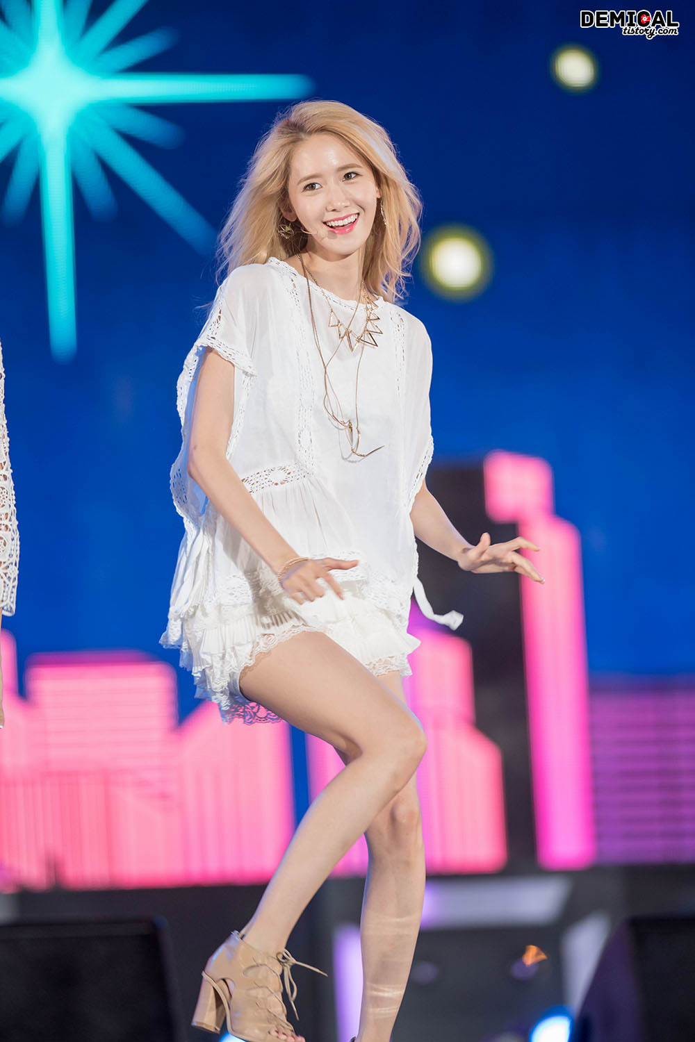 [PIC][27-07-2015]SNSD tham dự "MBC Music Core Summer Festival" tại Ulsan vào tối nay - Page 2 240EC23855BD0A951C9E72