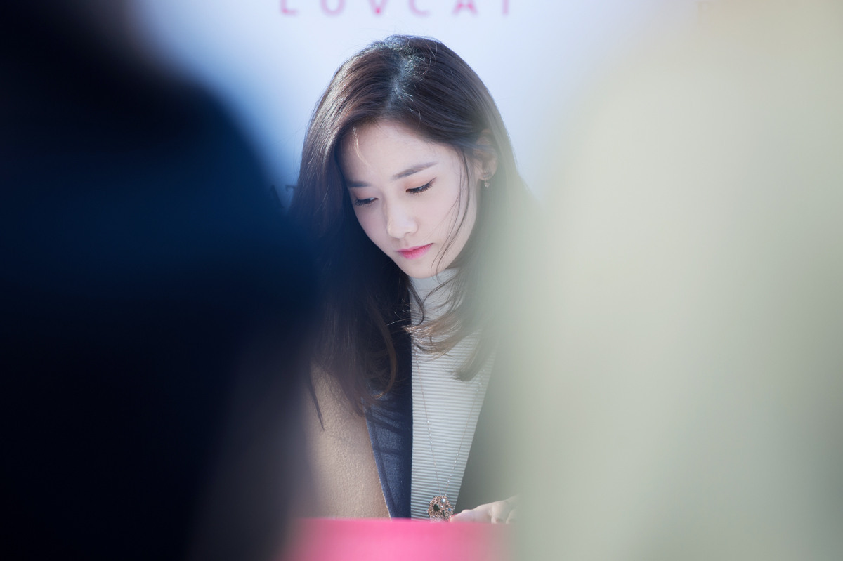 [PIC][24-10-2015]YoonA tham dự buổi fansign cho thương hiệu "LOVCAT" vào chiều nay - Page 3 270D3533562CDCC8119DCB