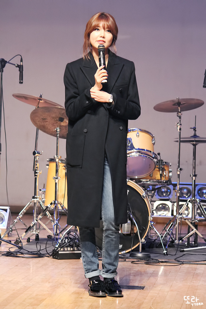 [PIC][20-12-014]SooYoung xuất hiện tại sự kiện "Korean Retinitis Pigmentosa Charity" vào chiều nay 277B54335499628E026940