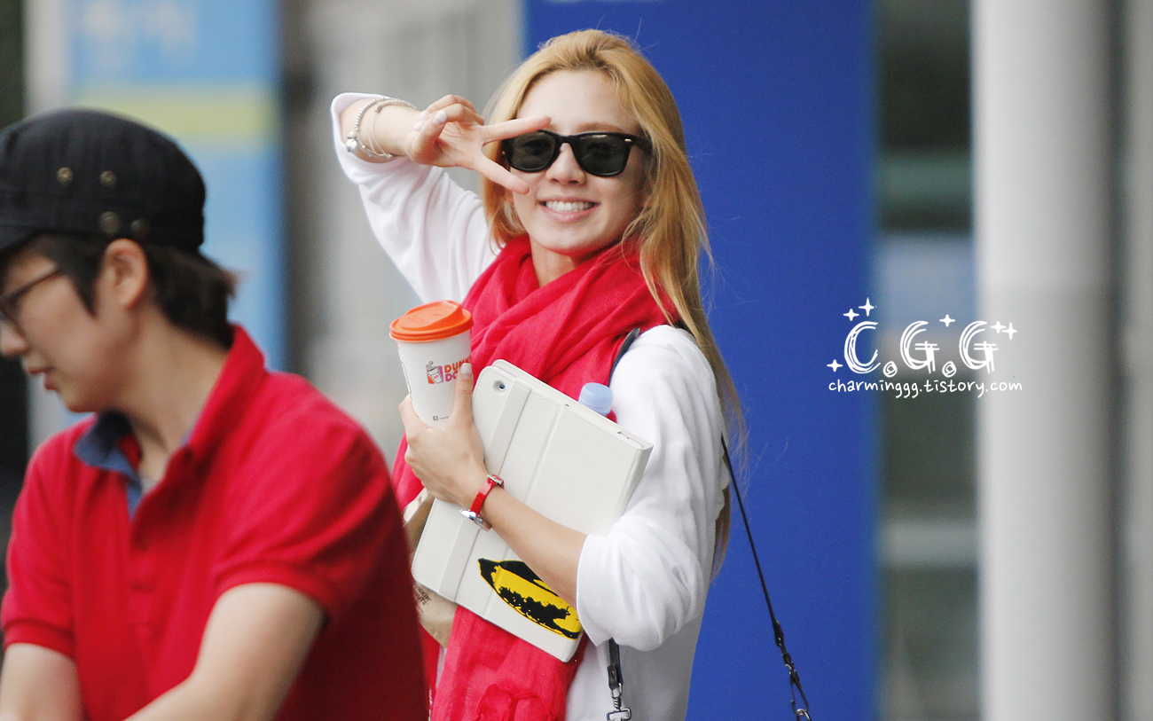 [03.07.12][OTHER] Hyo Yeon - Cafe và ♪ ~ 116A344D4FF26FCA2F79E1