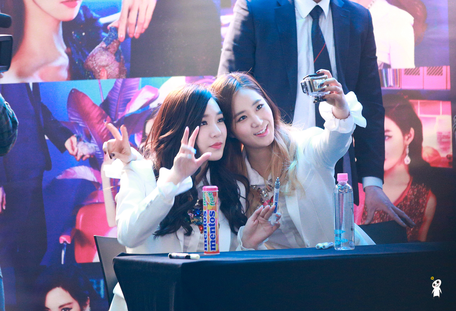 [PIC][14-03-2014]SNSD xuất hiện tại buổi fansign cho "Mr.Mr." vào tối nay  - Page 3 2366FB355323E8080D32F0