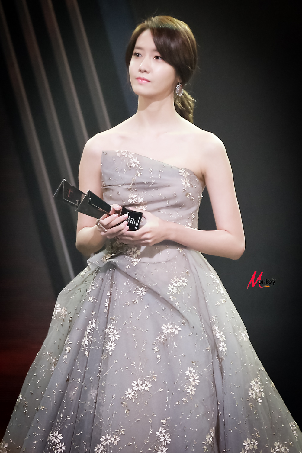 [PIC][16-11-2016]YoonA tham dự "'2016 Asia Artist Awards (AAA)" tại "Kyung Hee University Grand Peace Palace" vào tối nay - Page 4 24699E44583593111074DF