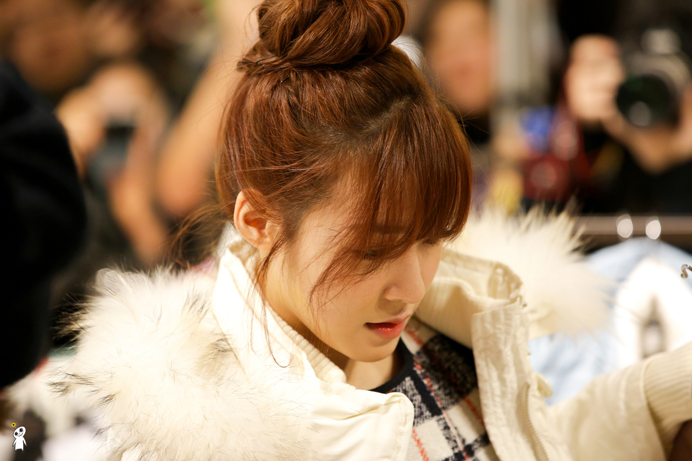 [PIC][28-11-2013]Tiffany ghé thăm cửa hàng "QUA" ở Hyundai Department Store vào trưa nay - Page 3 2519364252980C8D107395