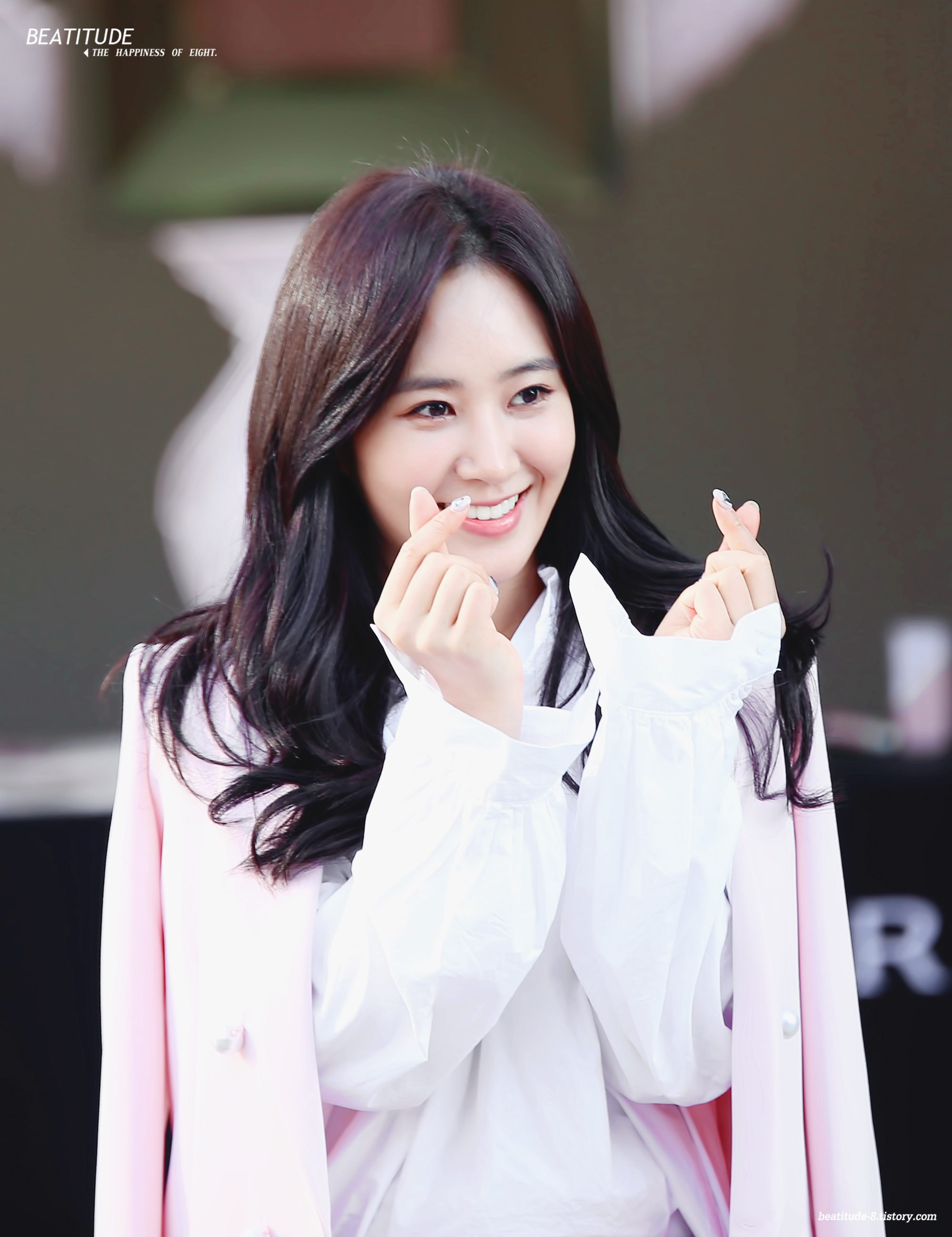 [PIC][09-10-2016]Yuri tham dự buổi Fansign thứ 2 cho thương hiệu nước hoa "BVLGARI Rose Goldea" tại Myeongdong Lotte Duty Free vào chiều nay - Page 3 2644535057FCF9ED2DDB19