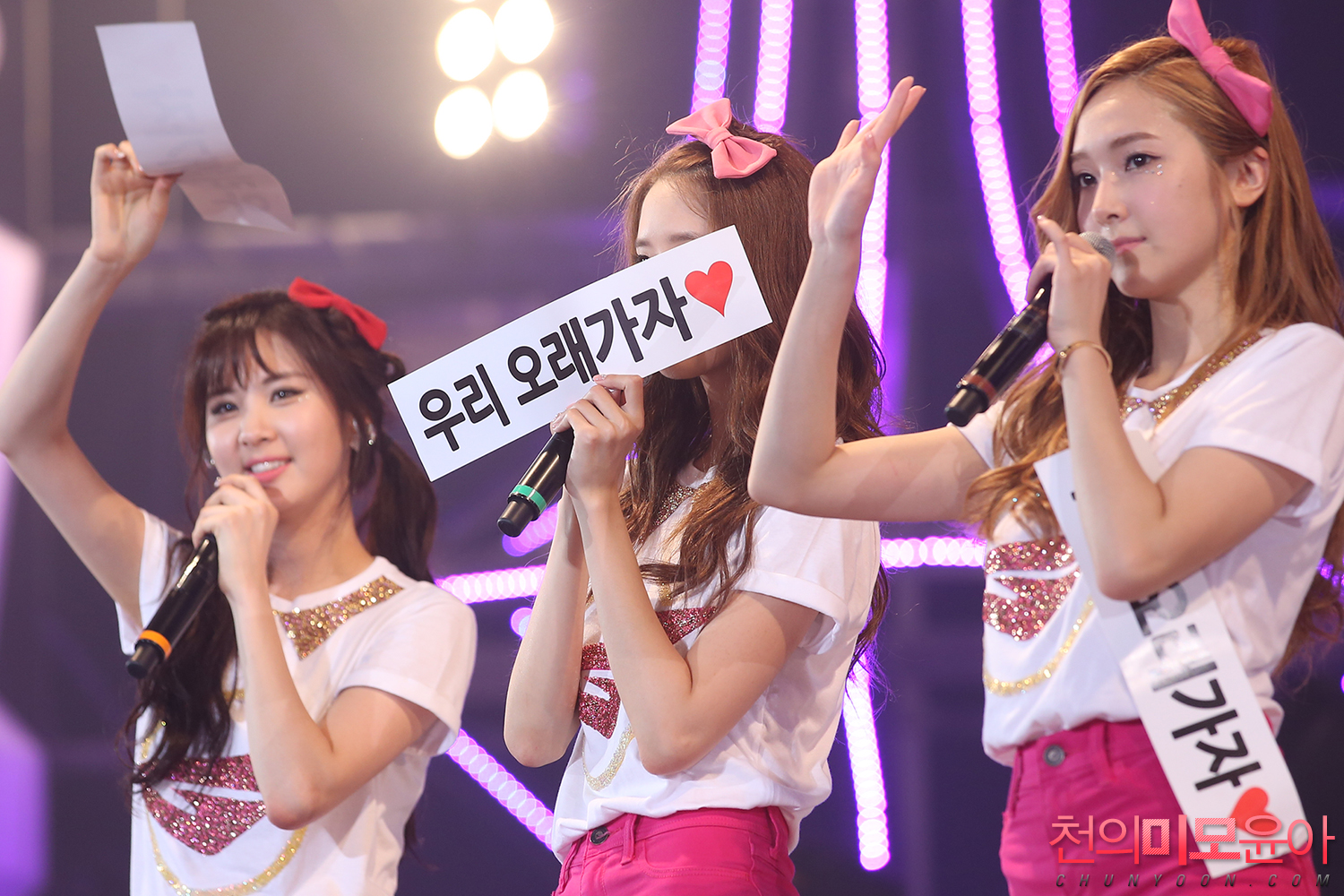 [PIC][08/09-06-2013]Hình ảnh mới nhất từ "2013 Girls' Generation's World Tour – Girls & Peace" tại Seoul, Hàn Quốc trong 2 ngày của SNSD + Selca từ hậu trường Concert của các thành viên và nhiều nghệ sĩ khác - Page 17 2654FD3952484ECD44040E