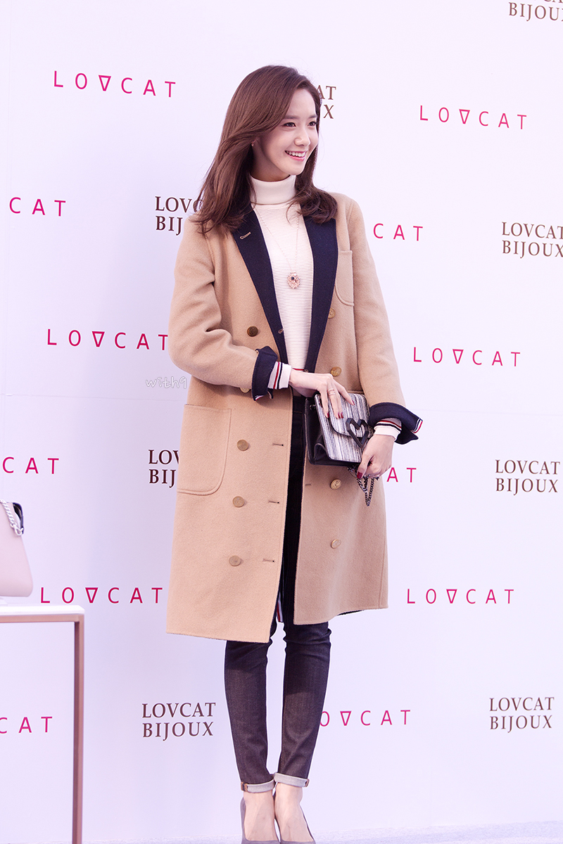 [PIC][24-10-2015]YoonA tham dự buổi fansign cho thương hiệu "LOVCAT" vào chiều nay - Page 3 26607F3B562B9C6122D387